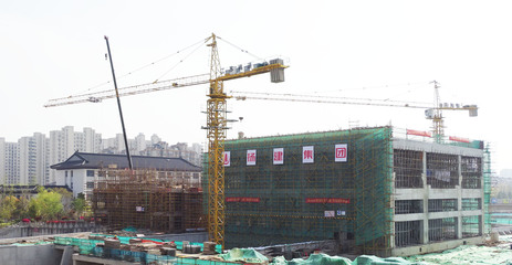 清明假期不放松，防疫建設雙線并行——重點工程假期施工紀實