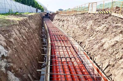 用“掃雷”施工法推進(jìn)電纜鋪設(shè)，二航局助力車谷新能源汽車產(chǎn)業(yè)“加速跑”